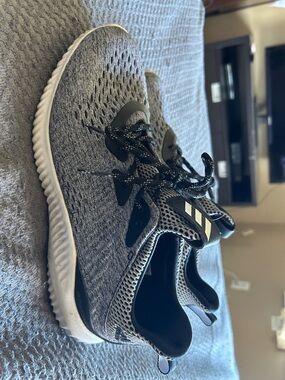 adidas Alphabounce Running Shoes in Gray and Black
